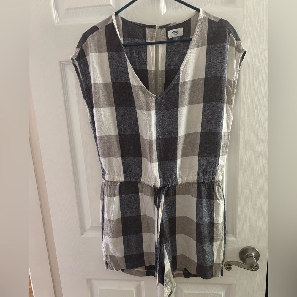 Old Navy Black and White Plaid V-Neck Romper